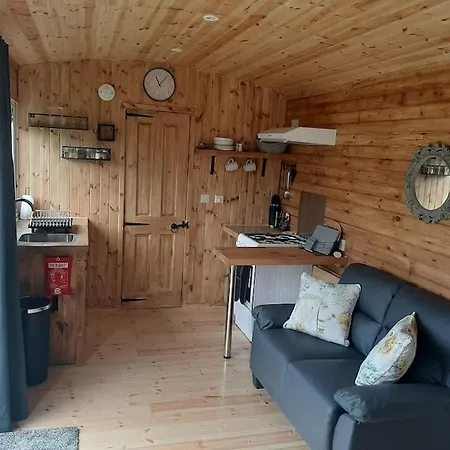 Anglesey New Modern Shepherds Hut With Spa Hot Tub Gwalchmai Exterior foto
