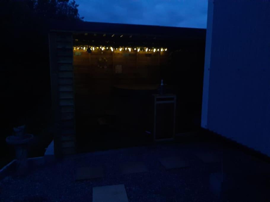 Anglesey New Modern Shepherds Hut With Hot Tub Holiday home *